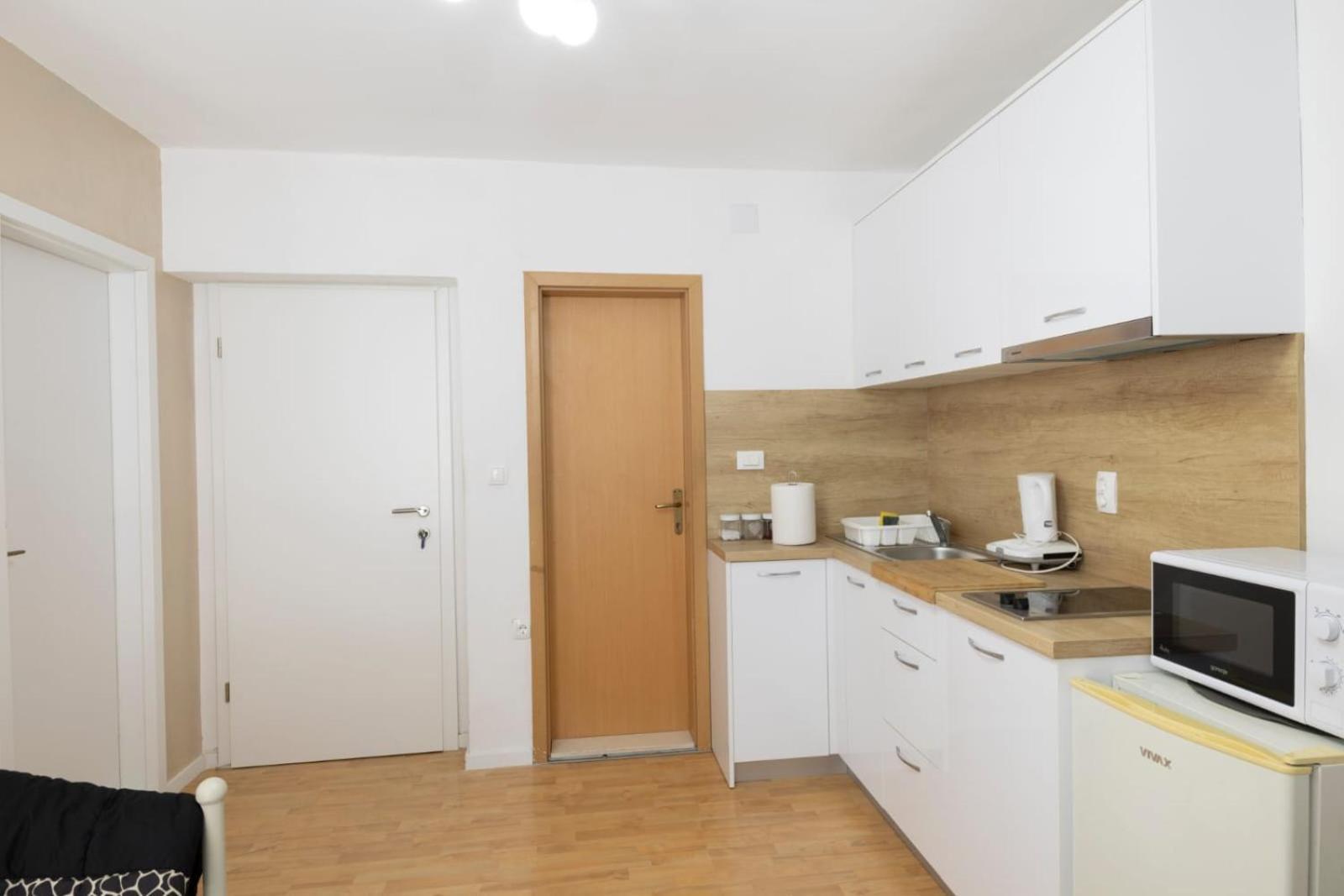 Guesthouse Rebecca ماكارسكا المظهر الخارجي الصورة
