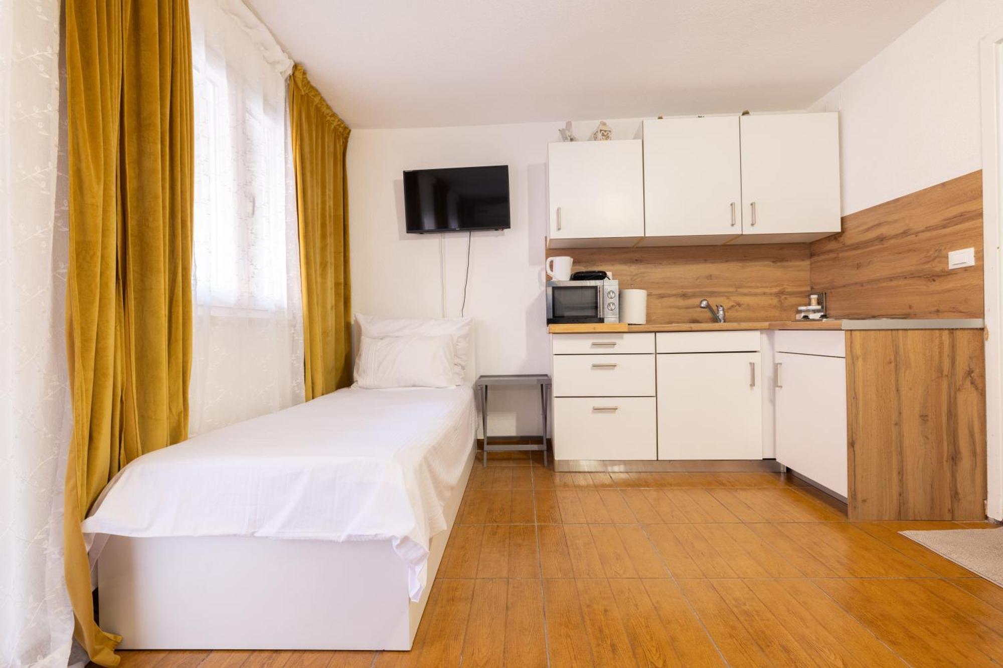 Guesthouse Rebecca ماكارسكا المظهر الخارجي الصورة